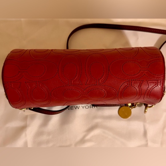 NWT RARE Vintage Coach RED Hamilton Signature Embossed Leather Swingpack - Picture 2 of 8